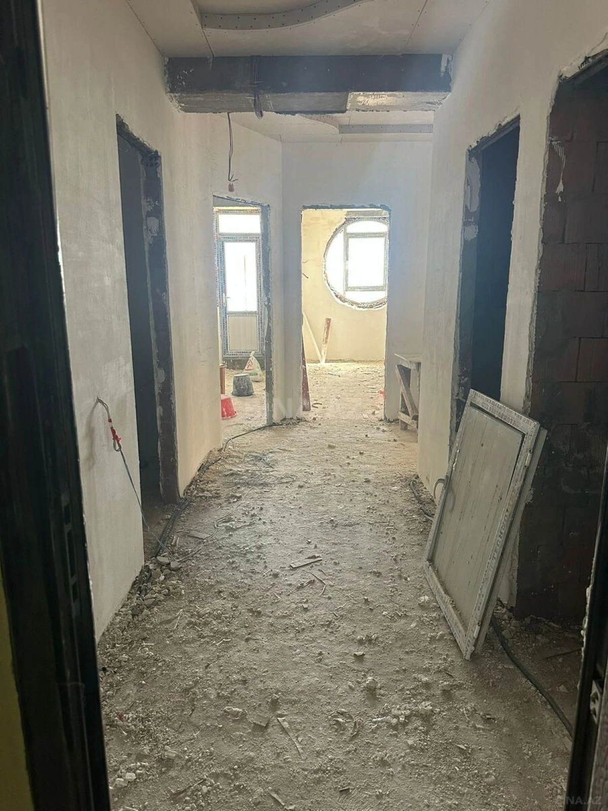 Satılır 3 otaqlı mənzil 111 m²