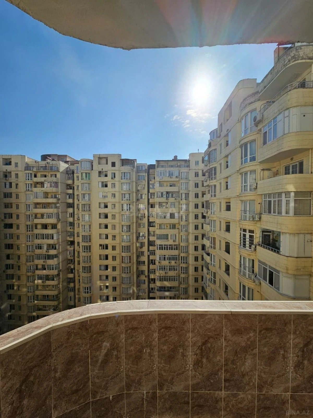 Satılır 3 otaqlı mənzil 105 m²