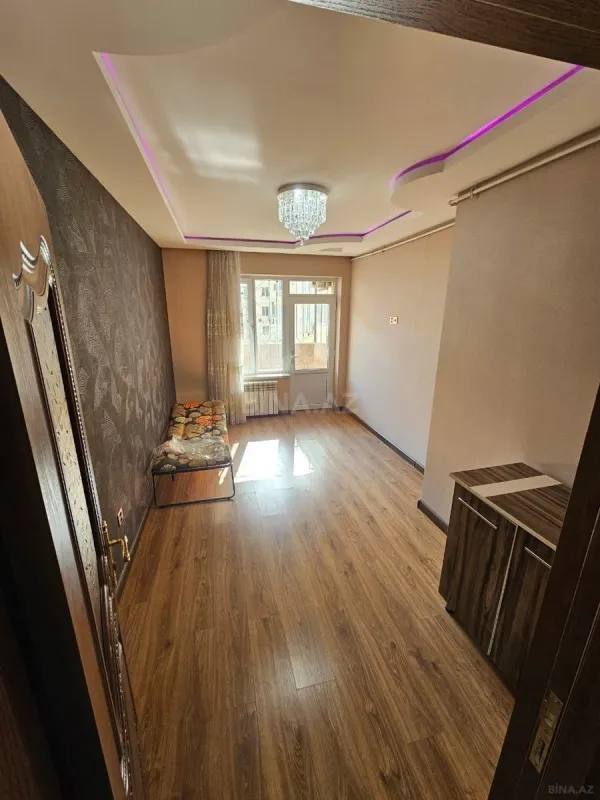 Satılır 3 otaqlı mənzil 105 m²