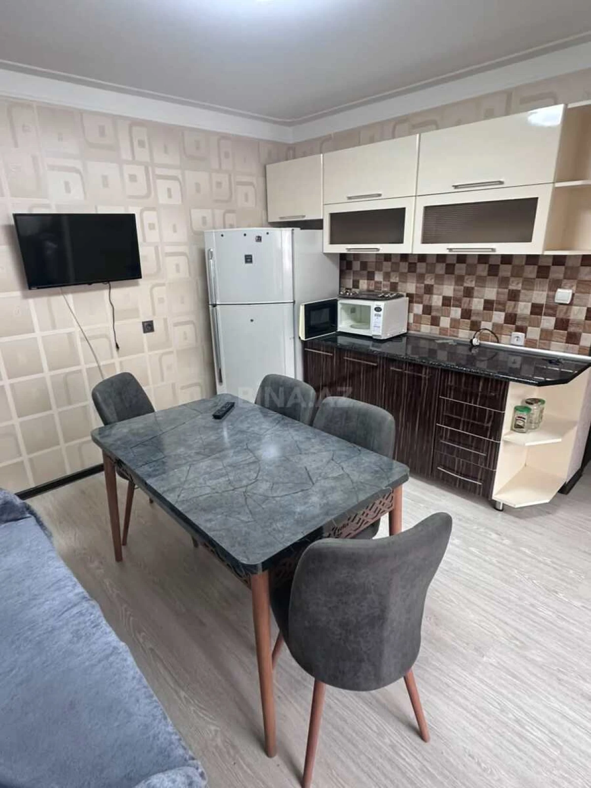 Kirayə verilir 3 otaqlı mənzil 110 m²