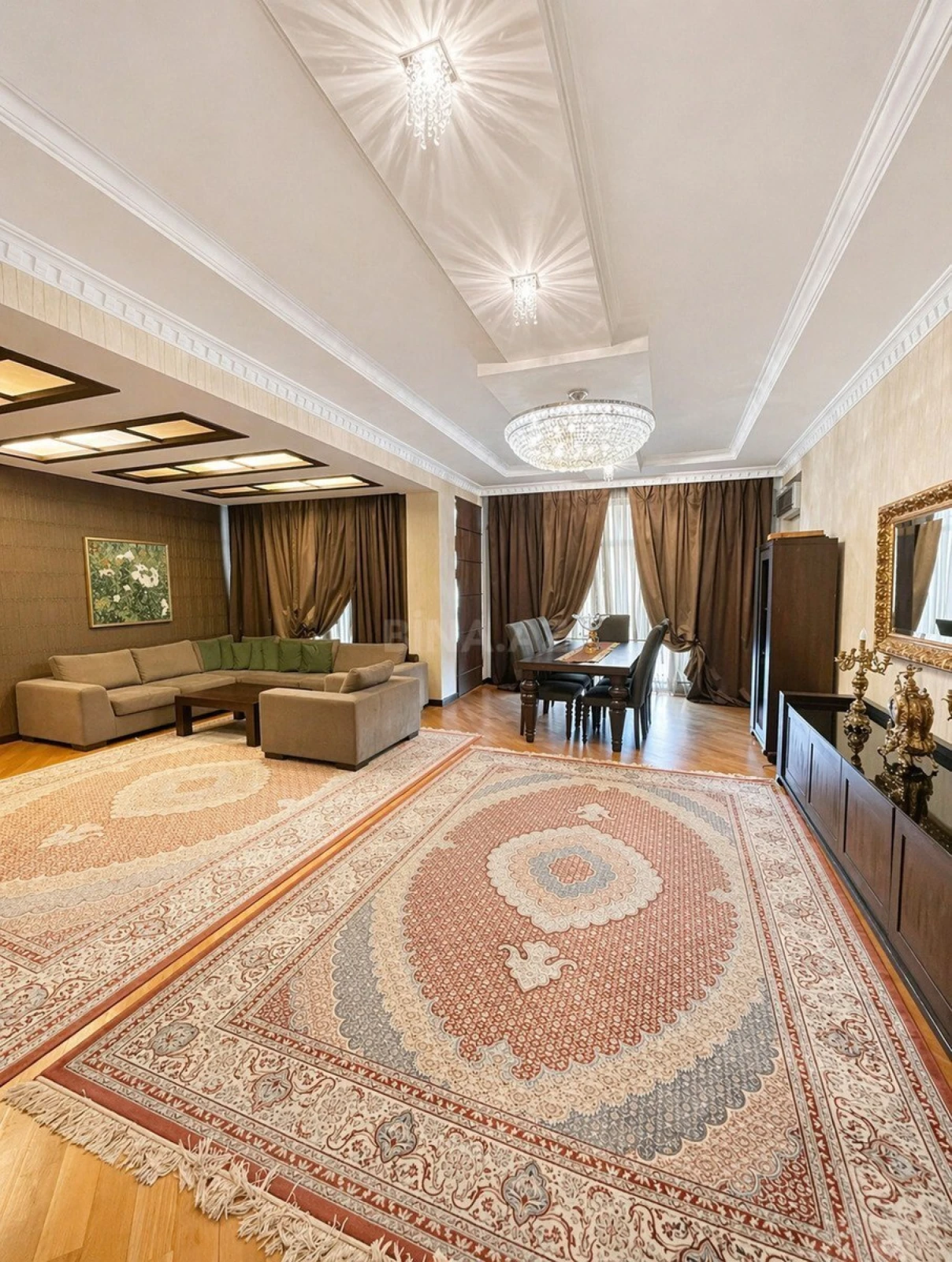 Satılır 3 otaqlı mənzil 160 m²