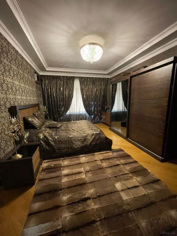 Satılır 3 otaqlı mənzil 160 m²