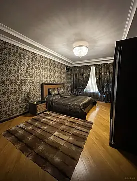Satılır 3 otaqlı mənzil 160 m²