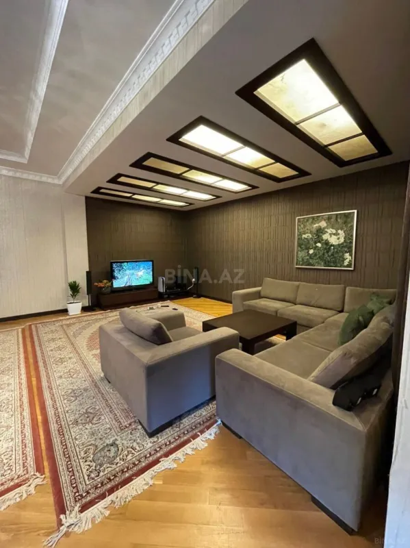 Satılır 3 otaqlı mənzil 160 m²