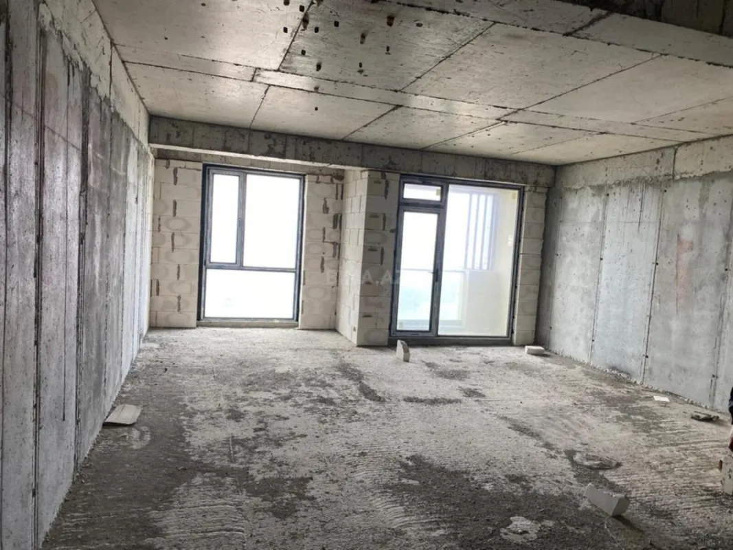 Satılır 3 otaqlı mənzil 126 m²