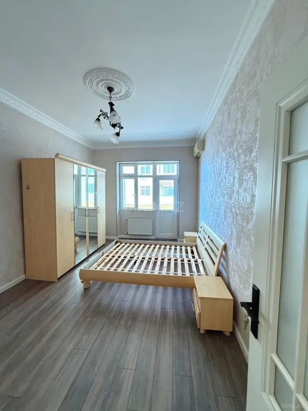 Satılır 3 otaqlı mənzil 110 m²
