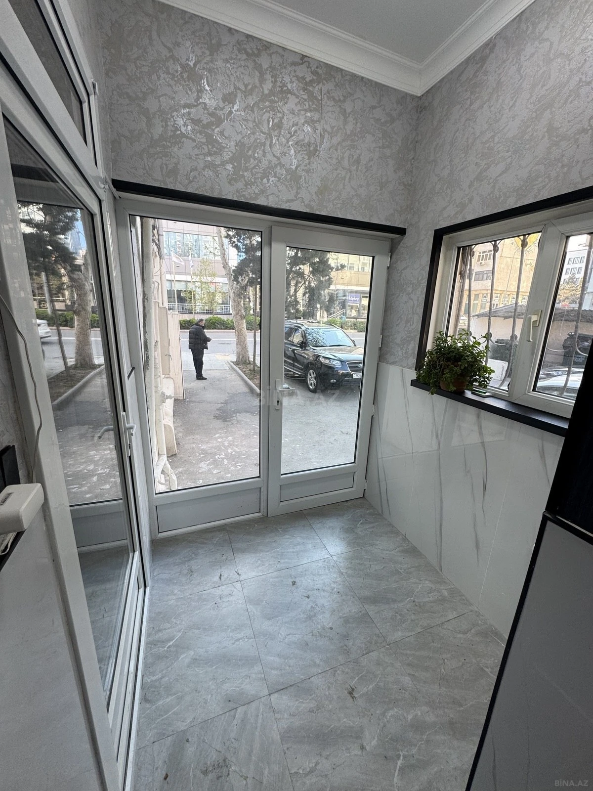 Kirayə verilir 1 otaqlı ofis 17 m²