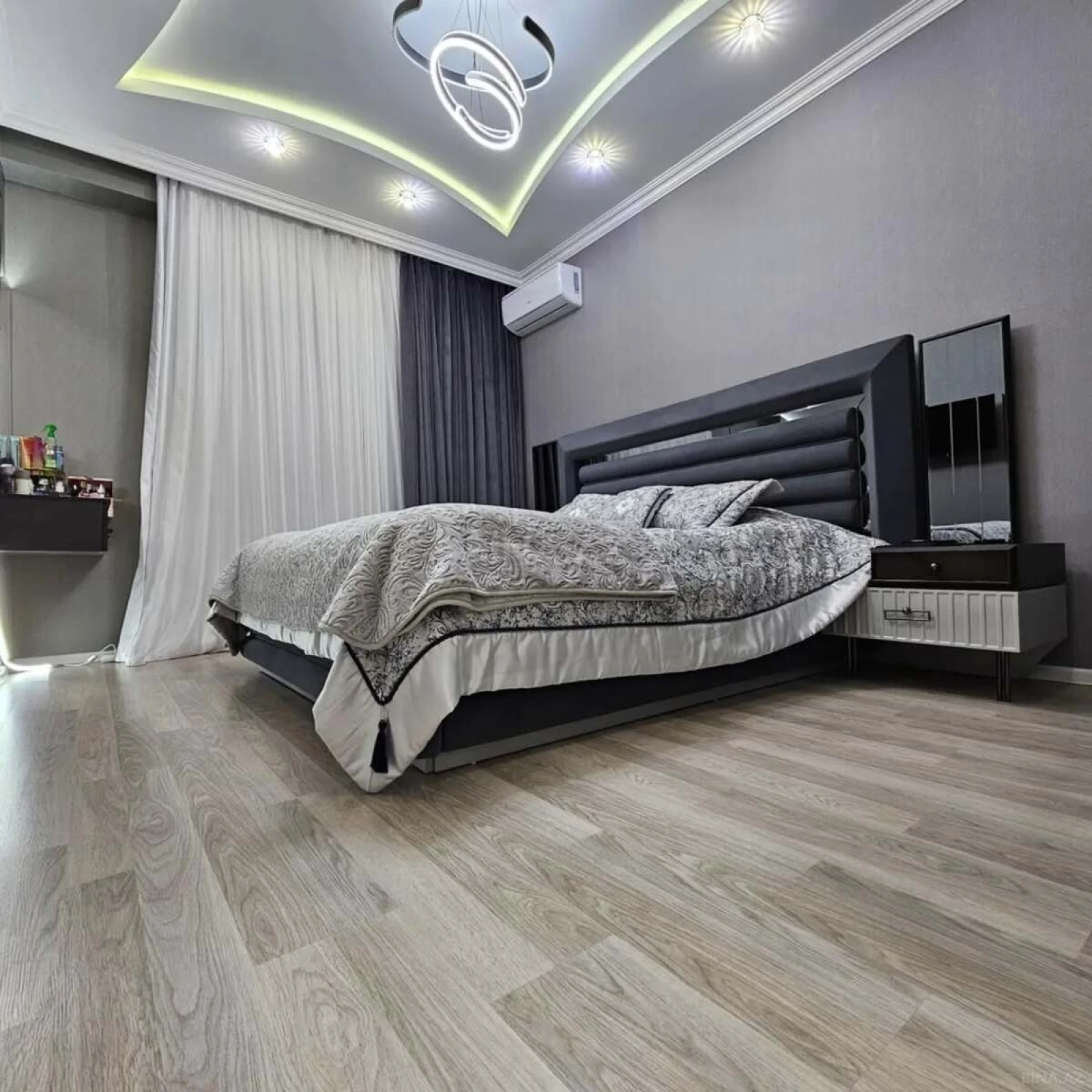 Kirayə verilir 2 otaqlı mənzil 70 m²