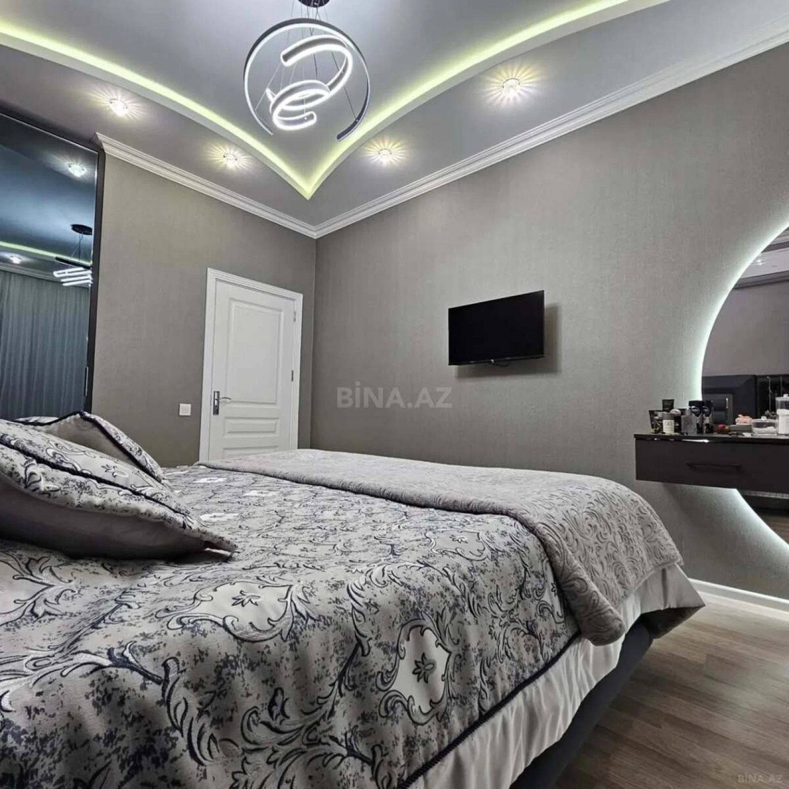 Kirayə verilir 2 otaqlı mənzil 70 m²