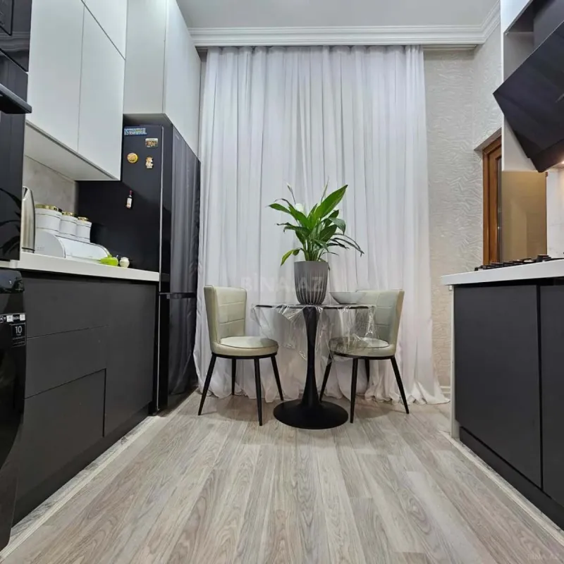 Kirayə verilir 2 otaqlı mənzil 70 m²
