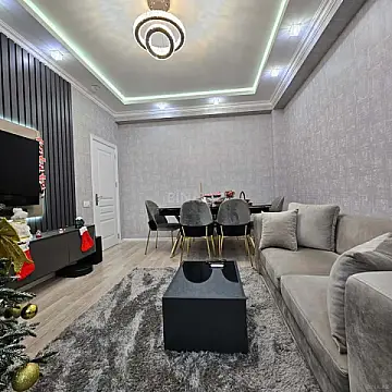 Kirayə verilir 2 otaqlı mənzil 70 m²