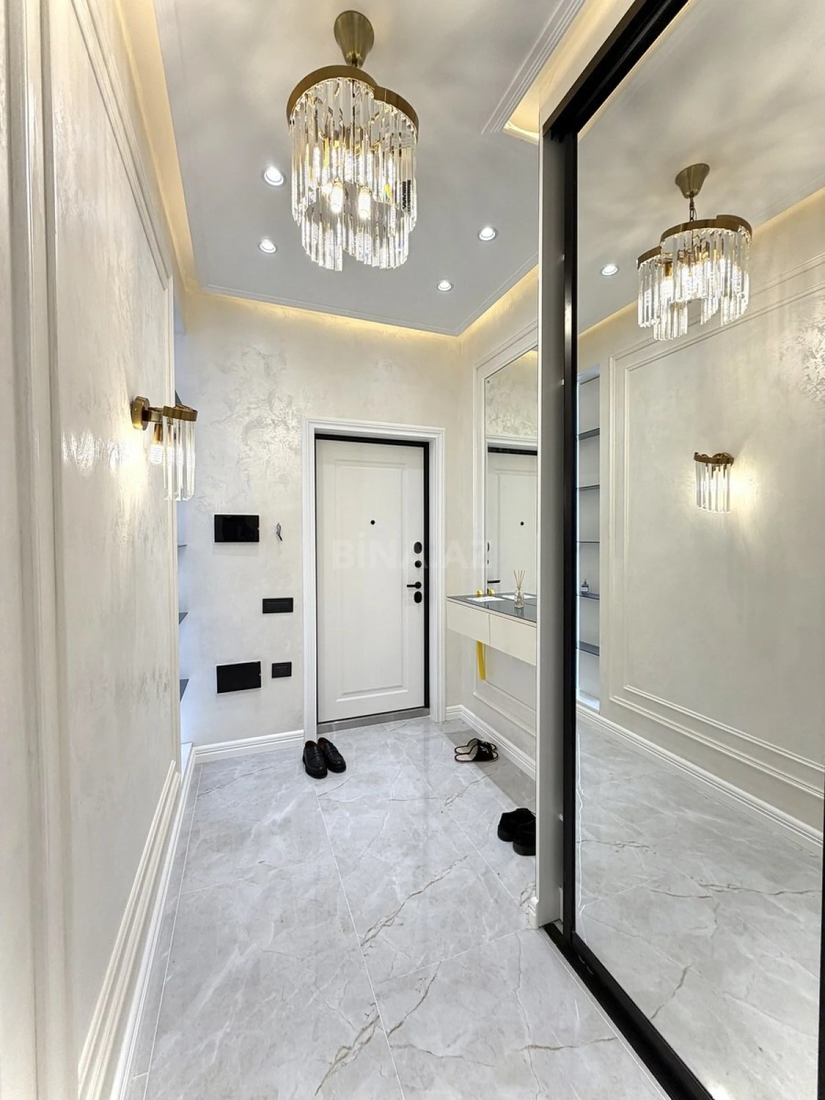 Satılır 2 otaqlı mənzil 70 m²