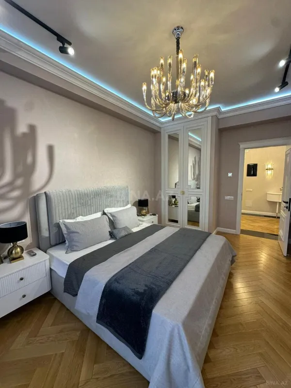 Satılır 3 otaqlı mənzil 149 m²