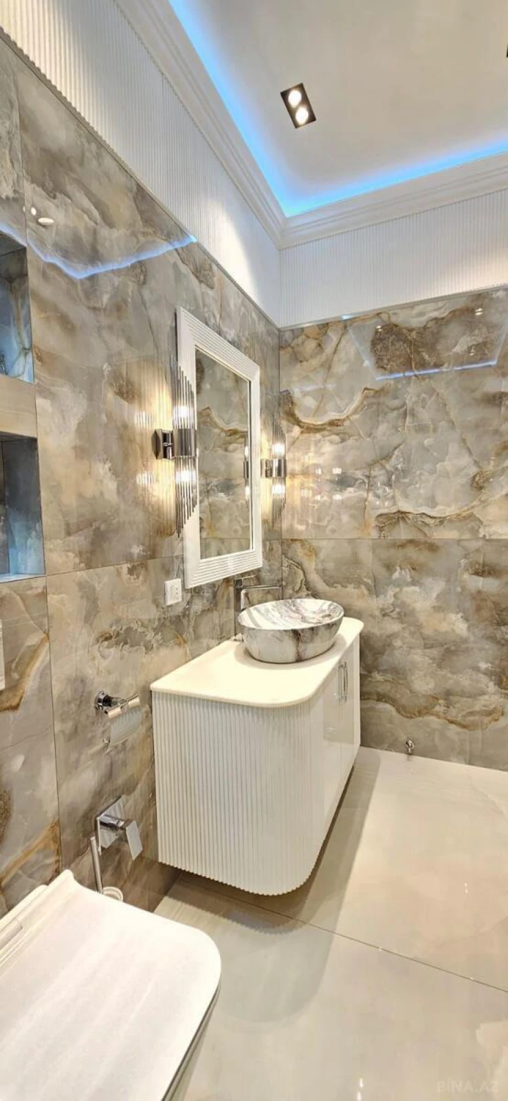 Satılır 3 otaqlı mənzil 149 m²