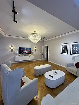 Satılır 3 otaqlı mənzil 149 m²
