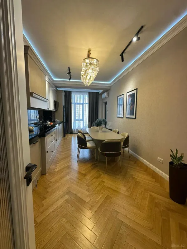 Satılır 3 otaqlı mənzil 149 m²