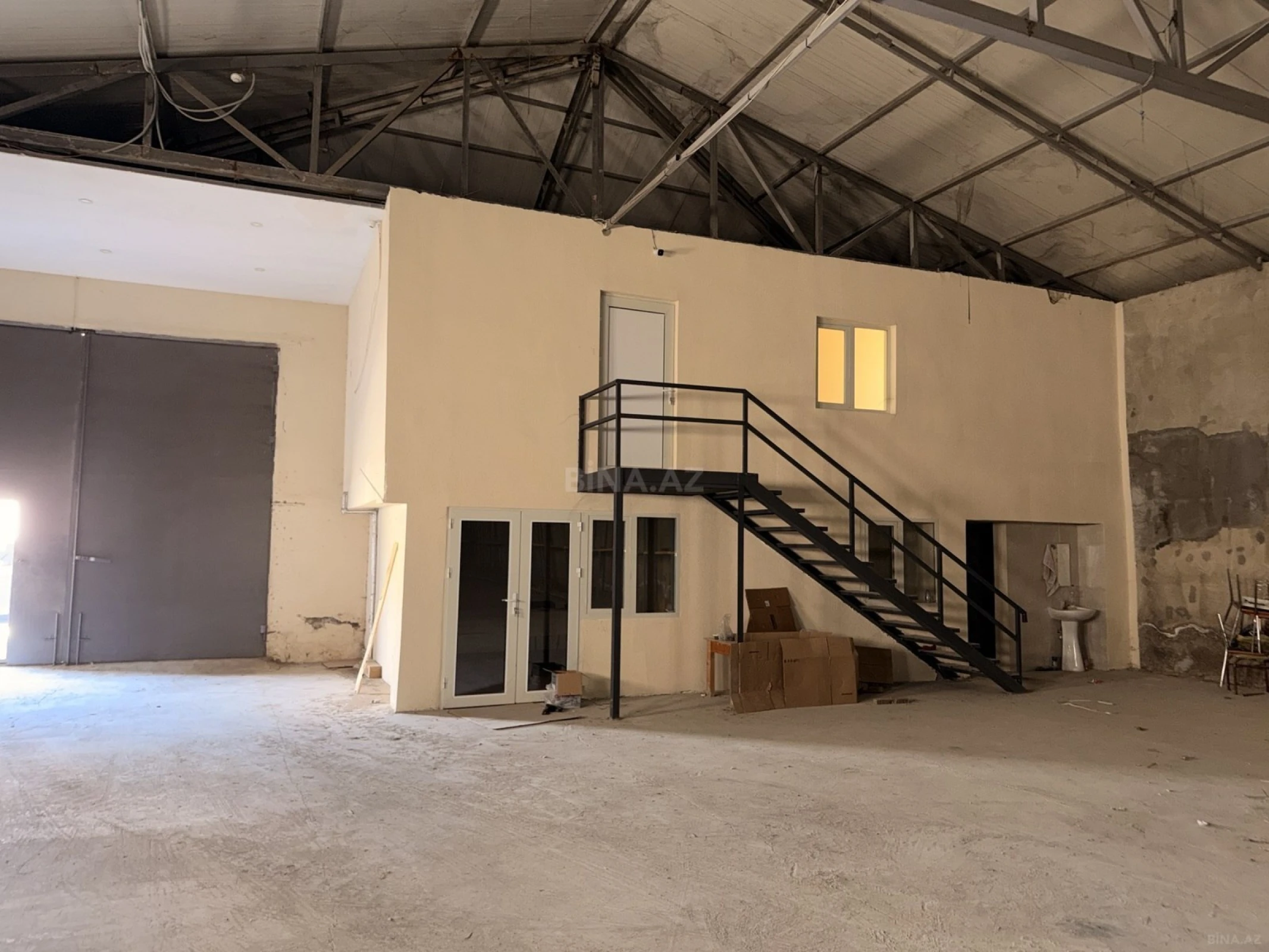 Kirayə verilir obyekt 1600 m²