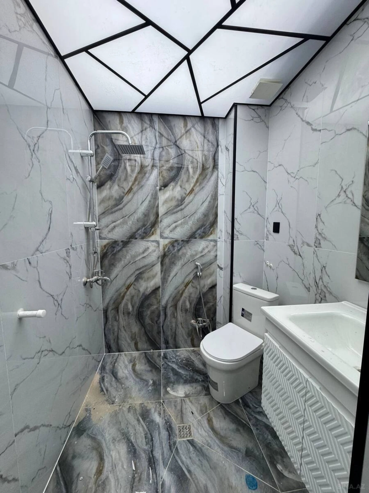 Satılır 3 otaqlı mənzil 57 m²