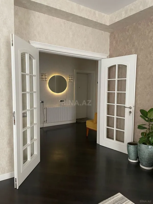 Kirayə verilir 3 otaqlı mənzil 150 m²
