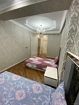 Kirayə verilir 3 otaqlı mənzil 140 m²