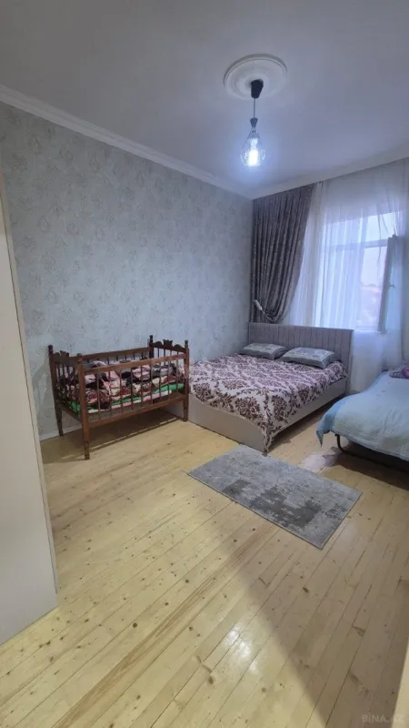 Satılır 7 otaqlı həyət evi 171 m²