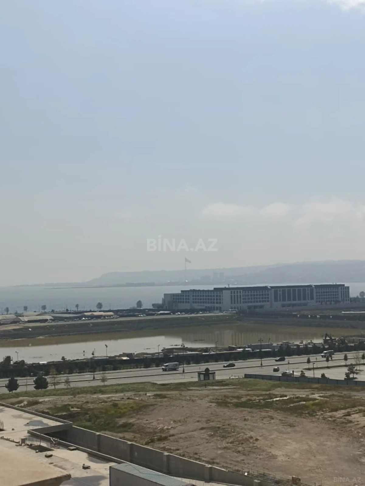 Satılır 4 otaqlı mənzil 176.2 m²