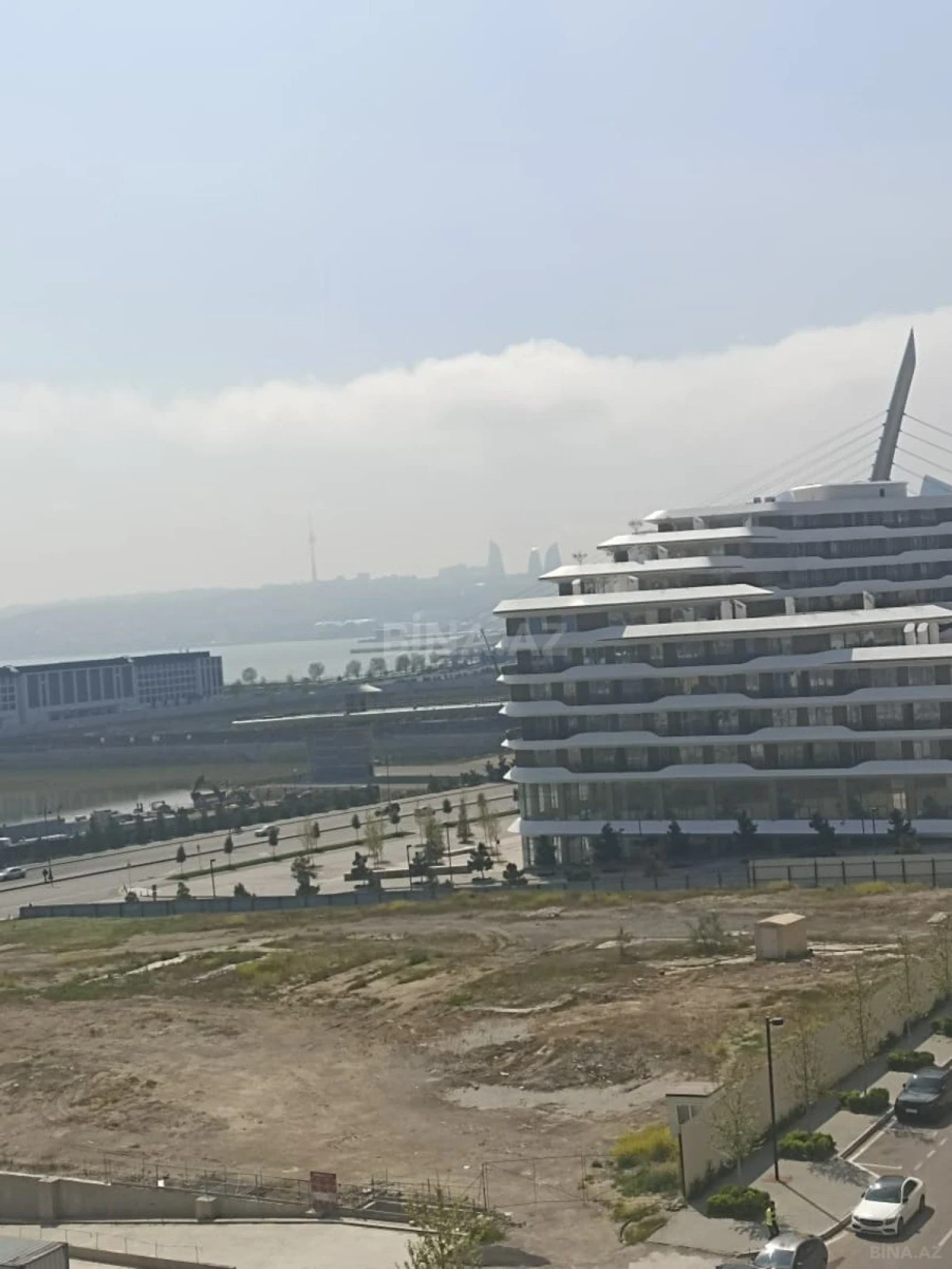 Satılır 4 otaqlı mənzil 176.2 m²