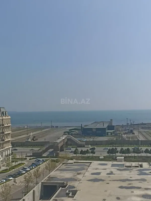 Satılır 4 otaqlı mənzil 176.2 m²