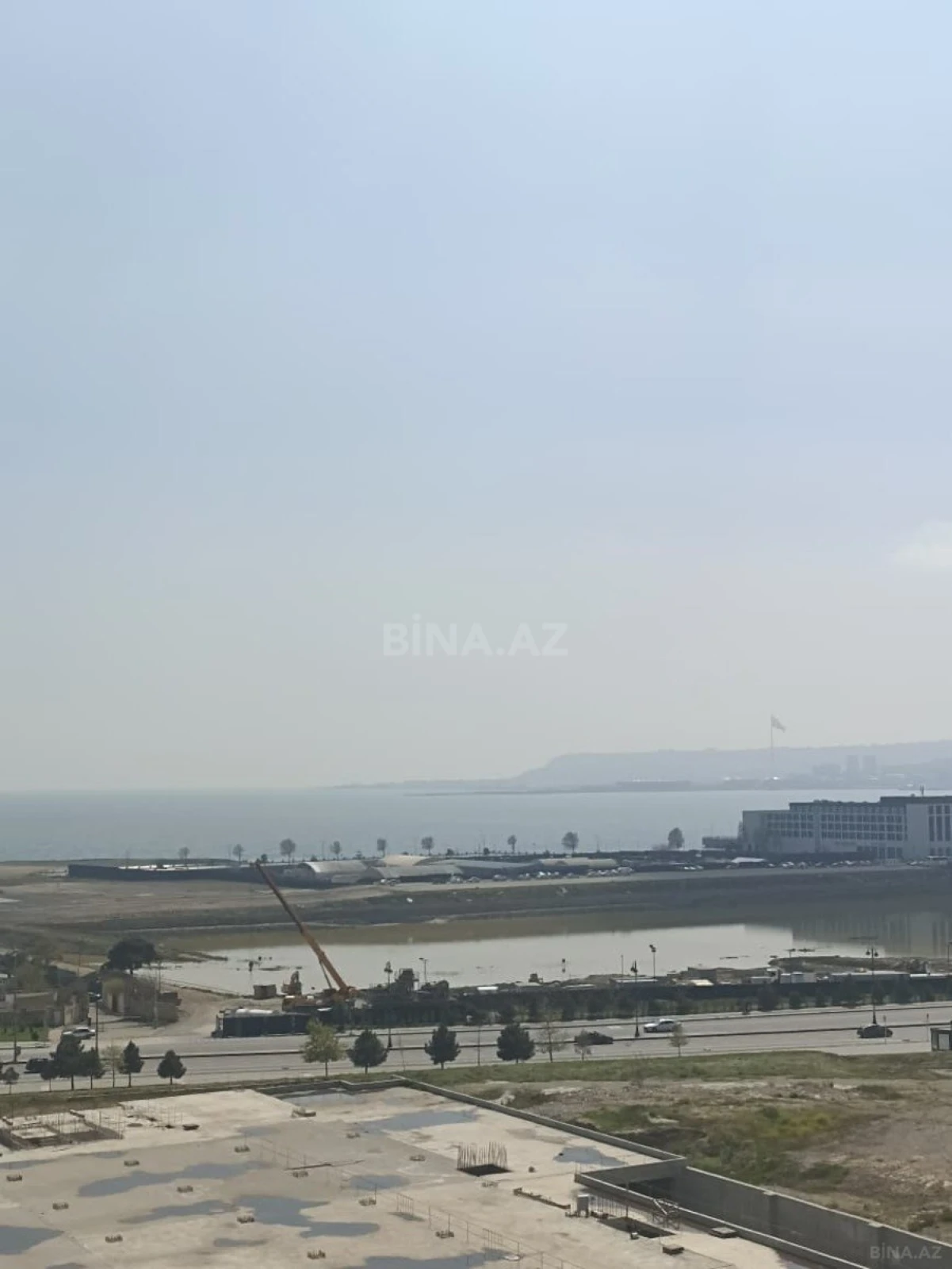 Satılır 4 otaqlı mənzil 176.2 m²