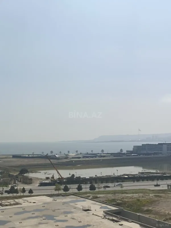 Satılır 4 otaqlı mənzil 176.2 m²