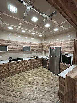 Satılır 10 otaqlı həyət evi 400 m²