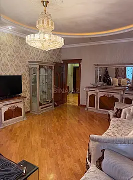 Satılır 3 otaqlı mənzil 125 m²