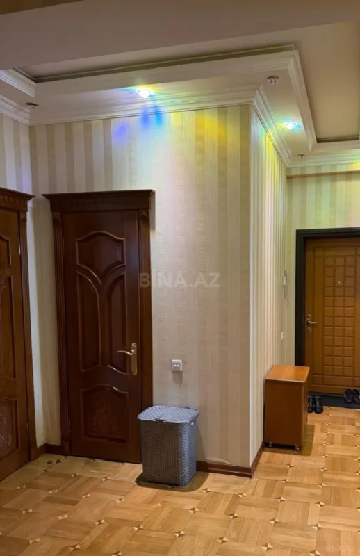 Satılır 3 otaqlı mənzil 125 m²