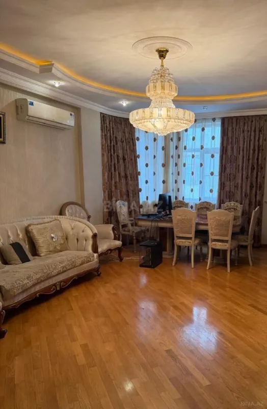 Satılır 3 otaqlı mənzil 125 m²