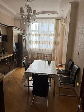 Satılır 3 otaqlı mənzil 125 m²