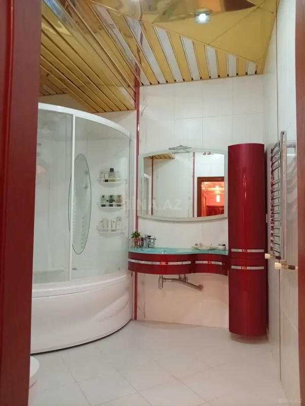 Satılır 4 otaqlı mənzil 170 m²