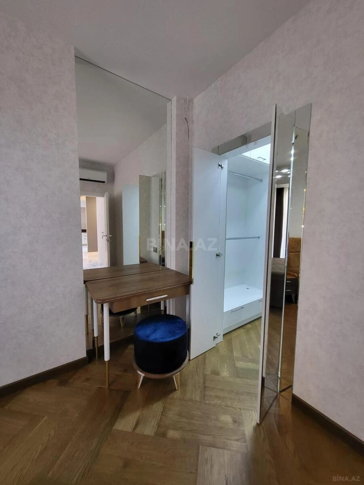 Kirayə verilir 3 otaqlı mənzil 100 m²