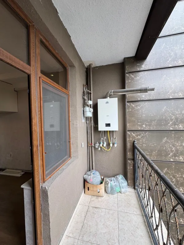 Satılır 2 otaqlı mənzil 77.6 m²