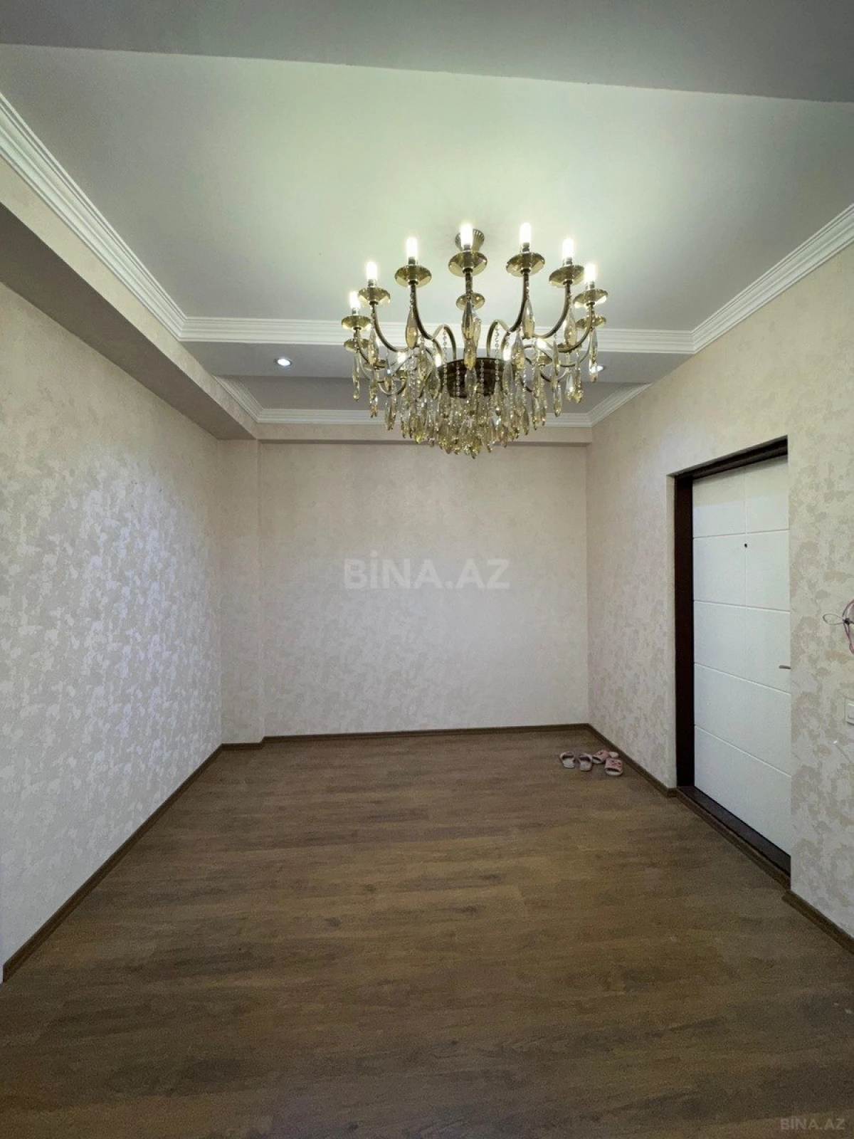 Satılır 2 otaqlı mənzil 77.6 m²