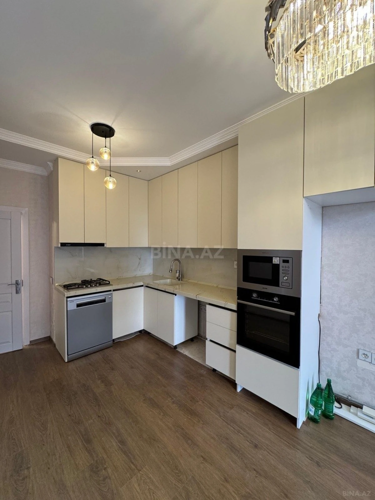 Satılır 2 otaqlı mənzil 77.6 m²