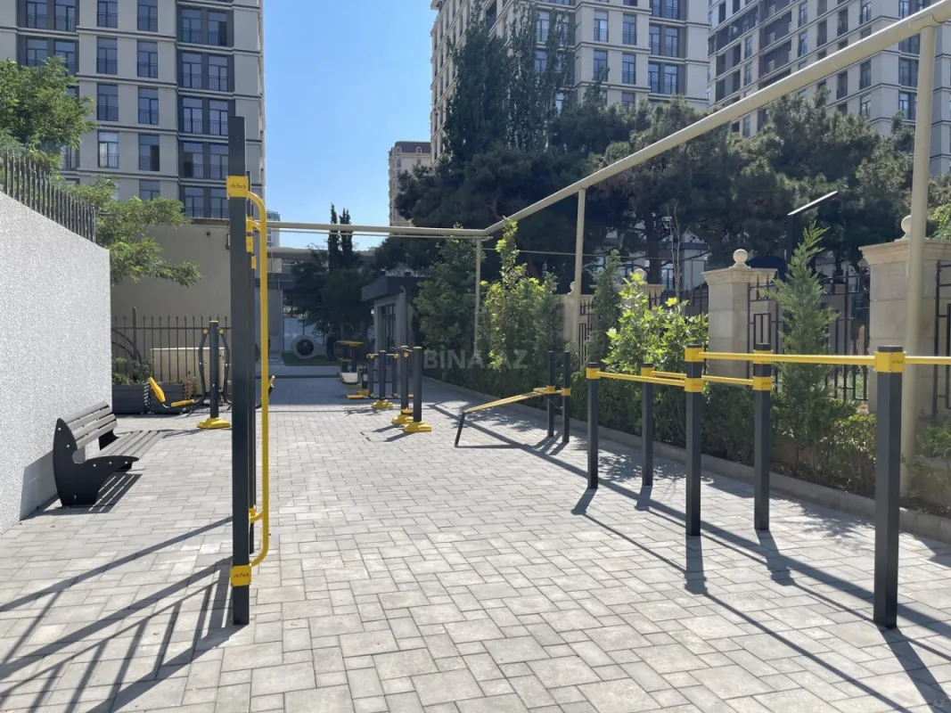 Satılır 3 otaqlı mənzil 127 m²