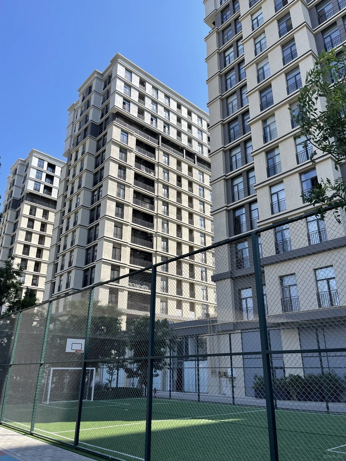 Satılır 3 otaqlı mənzil 127 m²