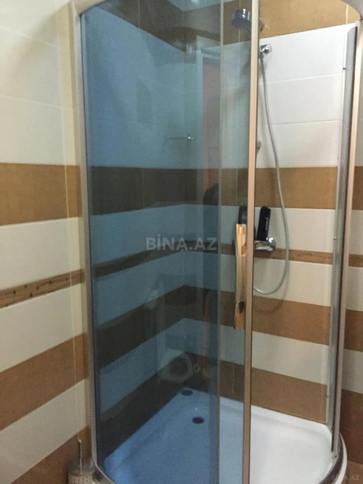 Kirayə verilir 3 otaqlı mənzil 140 m²