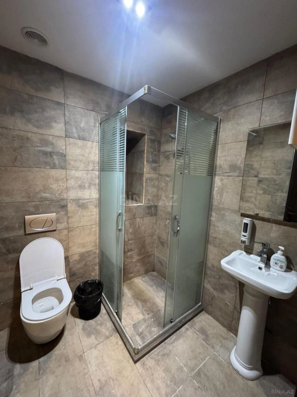 Kirayə verilir obyekt 200 m²