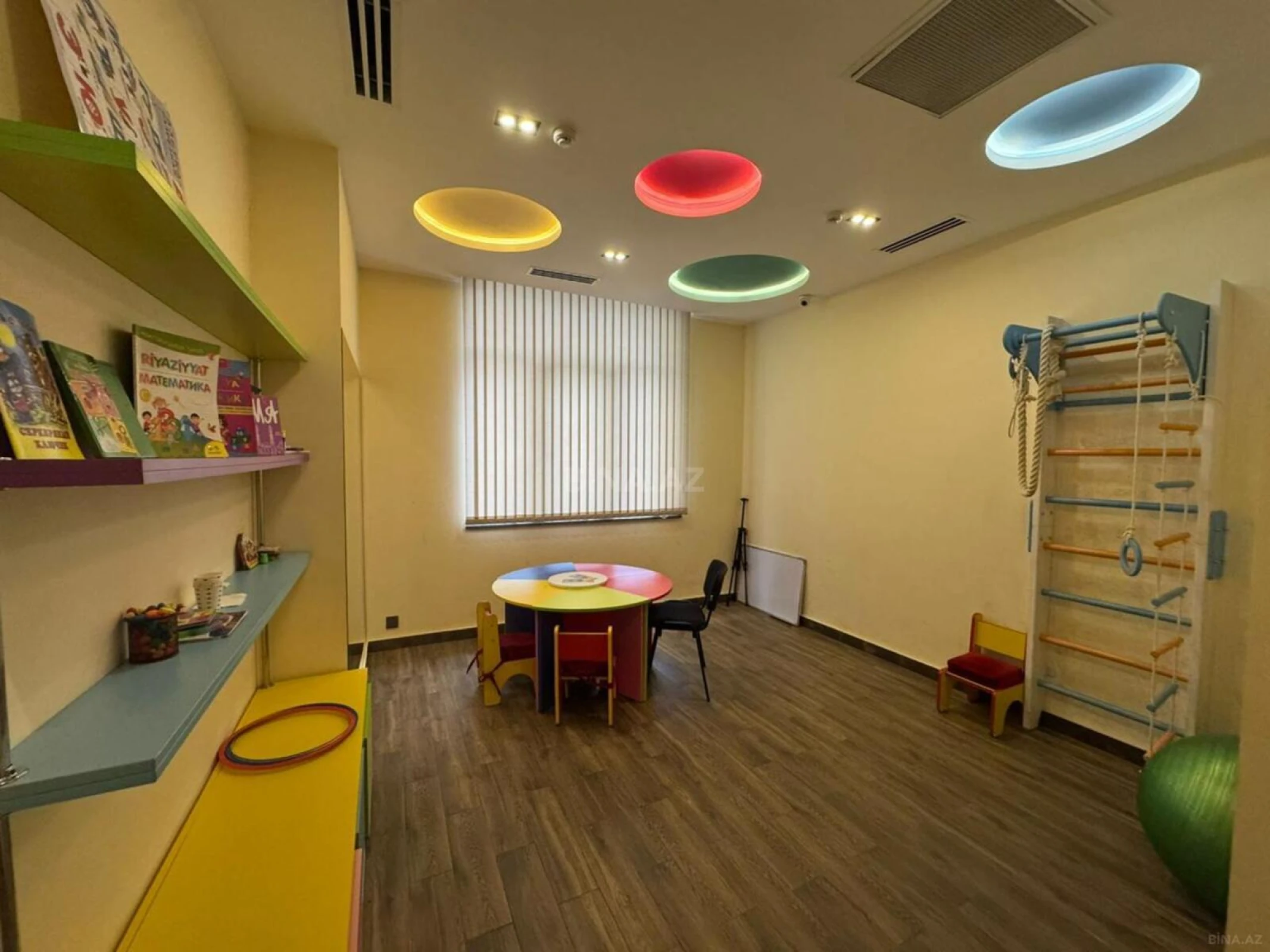 Kirayə verilir obyekt 200 m²