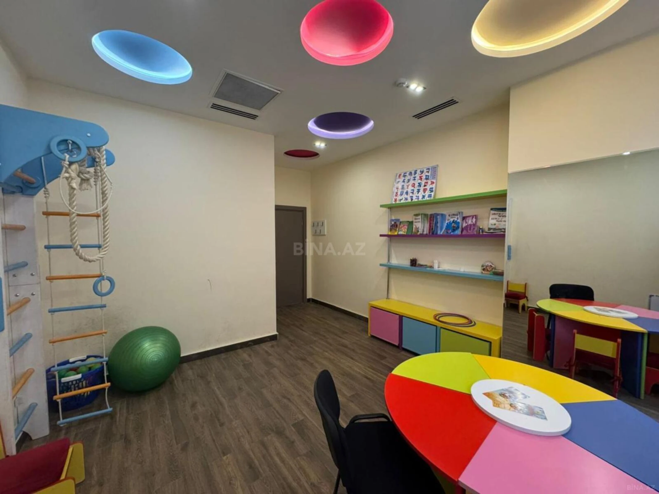 Kirayə verilir obyekt 200 m²