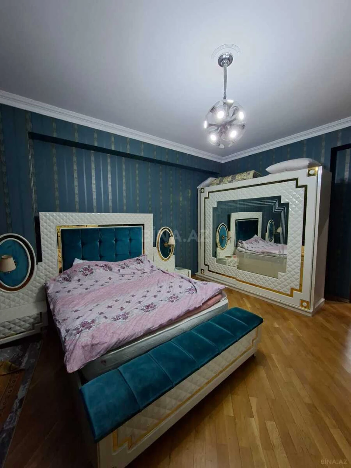 Satılır 2 otaqlı mənzil 100 m²
