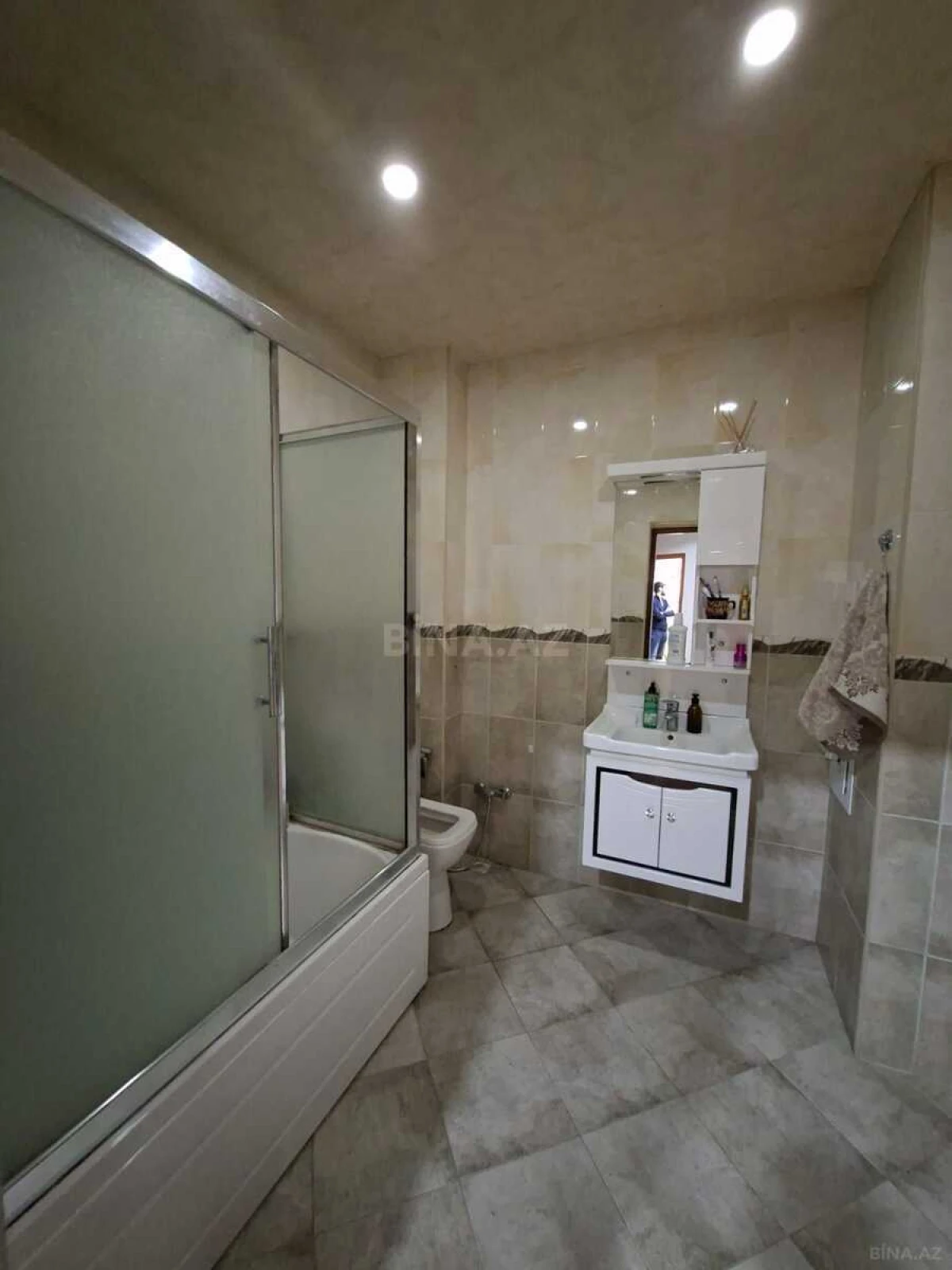 Satılır 2 otaqlı mənzil 100 m²