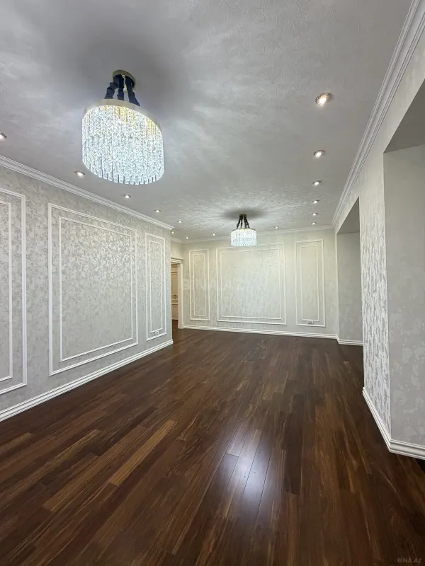 Satılır 4 otaqlı mənzil 178 m²