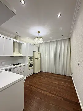 Satılır 4 otaqlı mənzil 178 m² — Bakı 4 otaq 178.00 m²